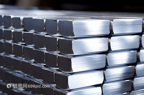 金属材料在工业生产中的关键作用与应用